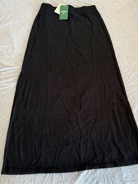 HALARA Black Ribbed Maxi Skirt
